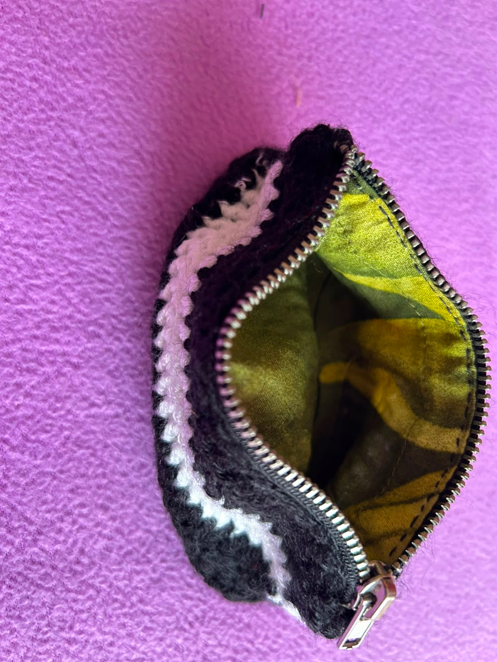 MONEDERO ARTEZANAL DE CROCHET CON CREMALLERA