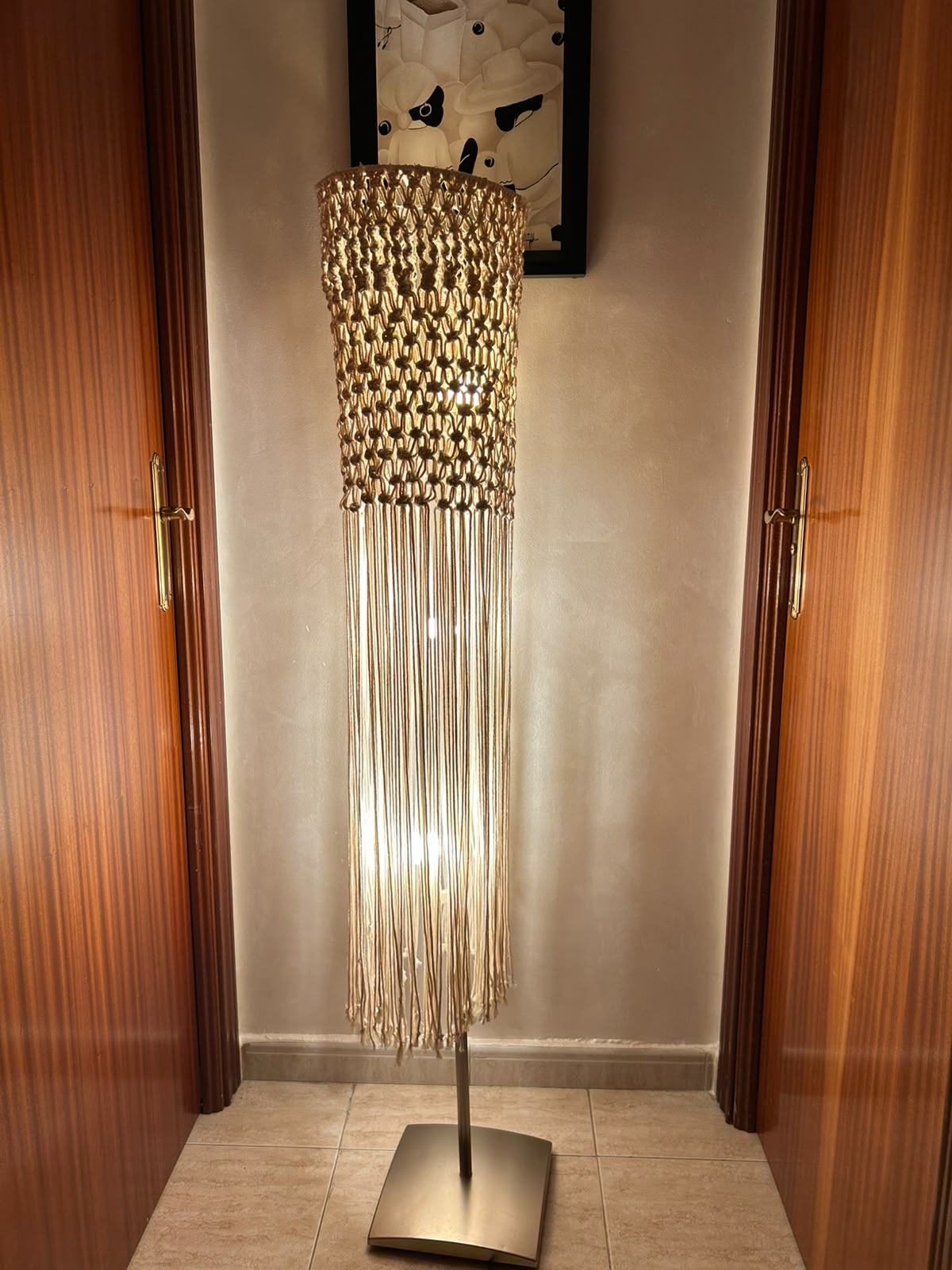 LAMPARA DE PIE BOHO DE MACRAMÉ