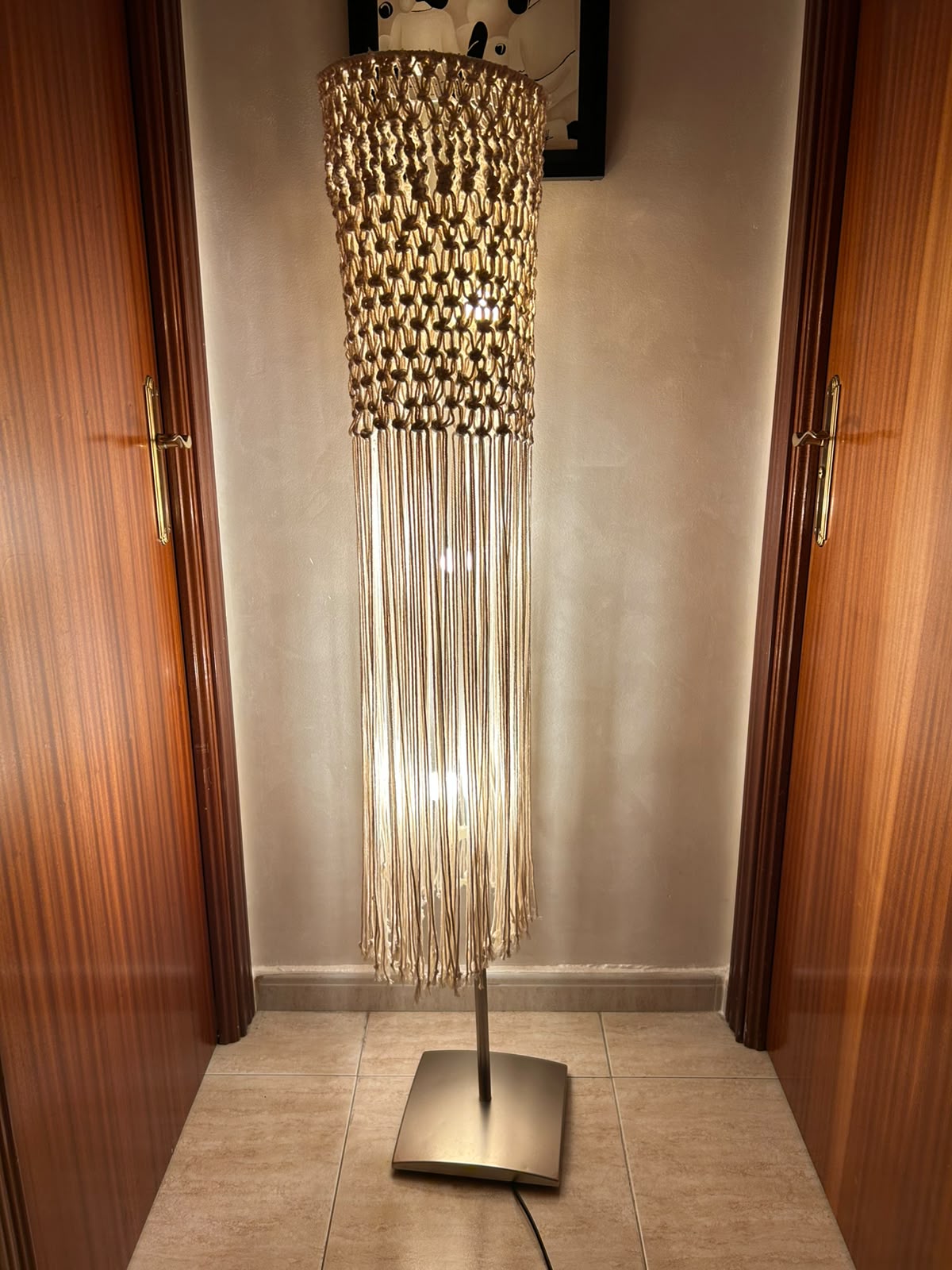 LAMPARA DE PIE BOHO DE MACRAMÉ