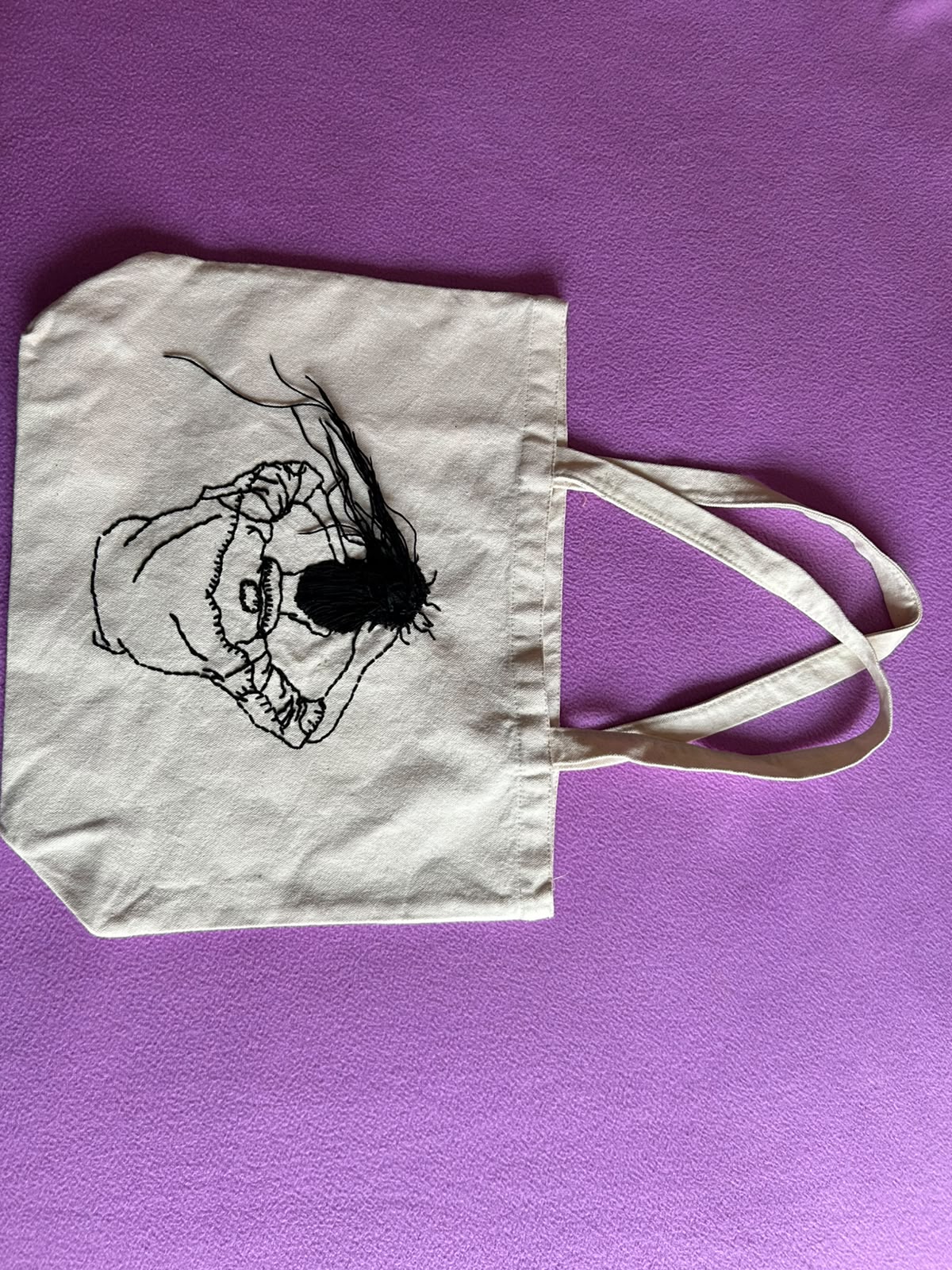 BOLSA TOTE DE TELA DE ALGODÓN BORDADA A MANO(LINE ART EN RELIEVE)